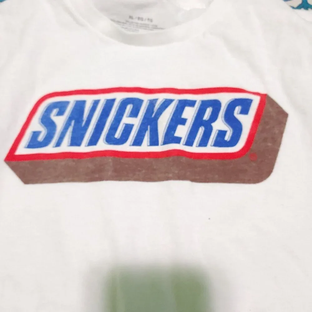 Snickers t-shirt white X-Large Graphic Cropped short-sleeve Casual